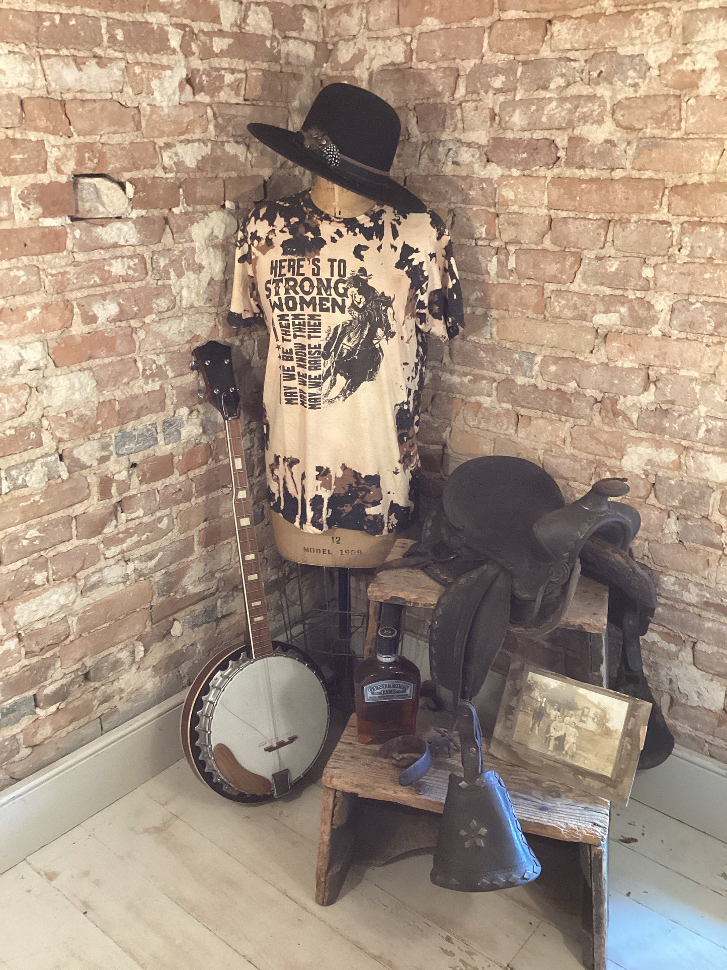 Here’s to Strong Women/Country Shirt/Cowgirl Shirt/Western Shirt/Horse girl shirt/inspirational shirt/farmgirl shirt/distressed shirt
