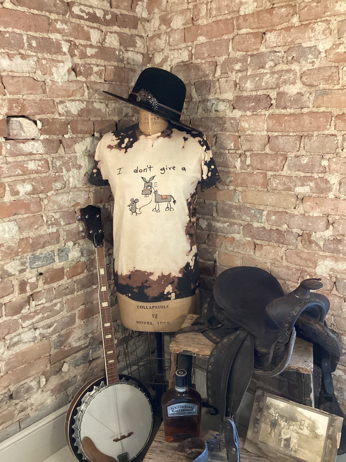 I don’t give a Rats Ass/Country Shirt/Cowgirl Shirt/Western Shirt/Horse girl shirt/funny shirt/farmgirl shirt/distressed shirt