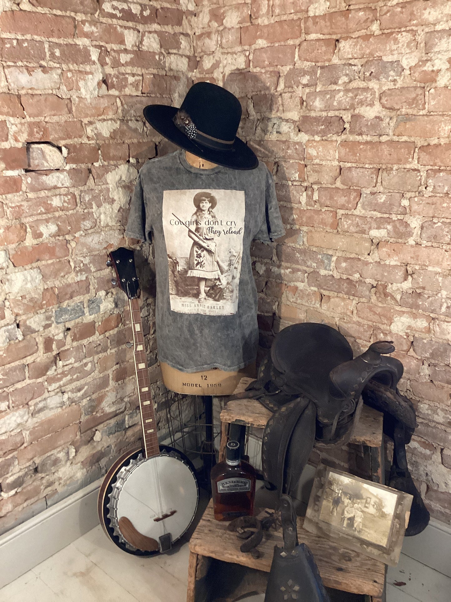 Cowgirls don’t cry they reload/Country Shirt/Cowgirl Shirt/Western Shirt/Horse girl shirt/funny shirt/distressed shirt/Annie Oakley