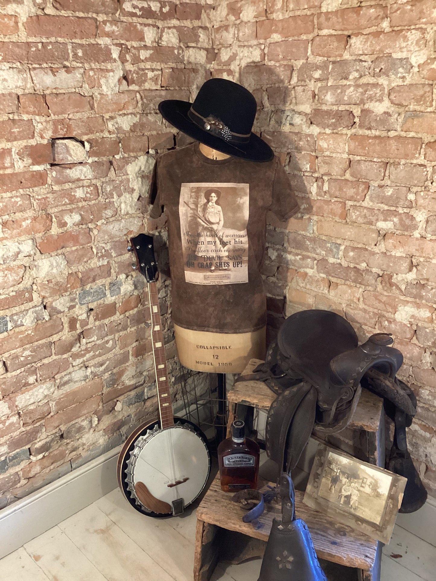 I’m the kind of woman/Country Shirt/Cowgirl Shirt/Western Shirt/Horse girl shirt/farmgirl shirt/distressed shirt/Annie Oakley